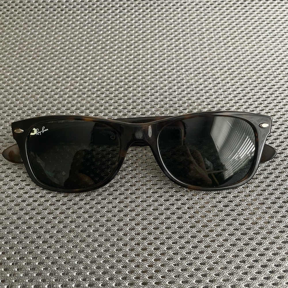 Ray Ban New Wayfarer sunglasses